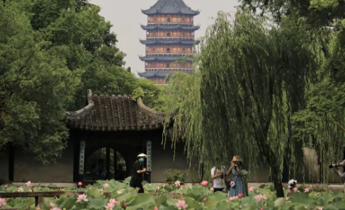 Pavilion of Lotus Breeze on Four Sides (He Feng Si Mian Ting)